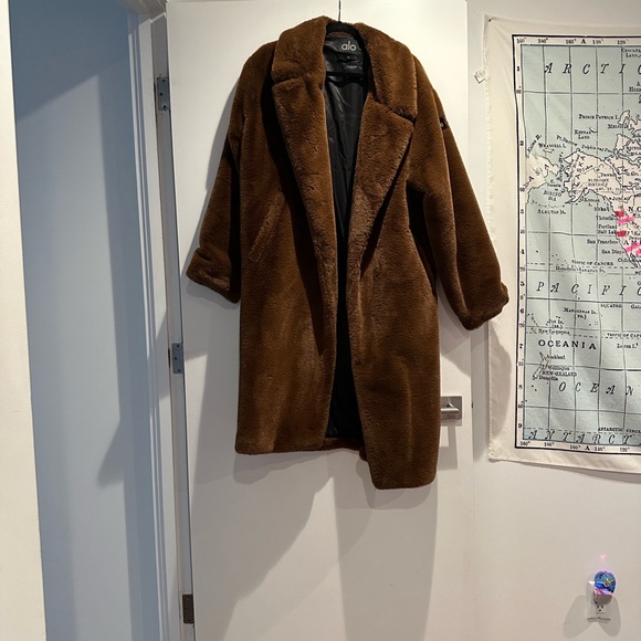 ALO Yoga Chocolate Teddy Coat - Picture 5 of 5